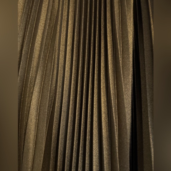 Club Monaco pleated midi skirt bronze (metallic ) size 4 - Picture 2 of 4